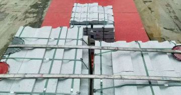 长治 芝麻白仿形加直形路沿石出货日常