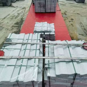 长治 芝麻白仿形加直形路沿石出货日常