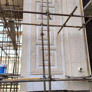 长治 黄金麻花岗岩别墅外墙干挂回纹造型效果