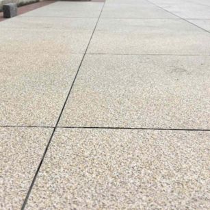 长治 黄金麻花岗岩石板材荔枝面地面铺装效果