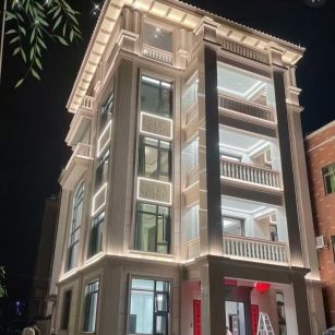 长治 芝麻白花岗岩别墅外墙夜间效果