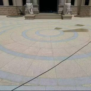 长治 黄金麻芝麻灰花岗岩石材地铺拼接效果