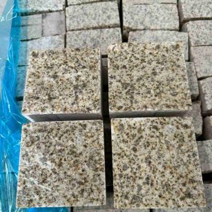 长治 黄金麻花岗岩自然面小方块，弹石，马蹄石等