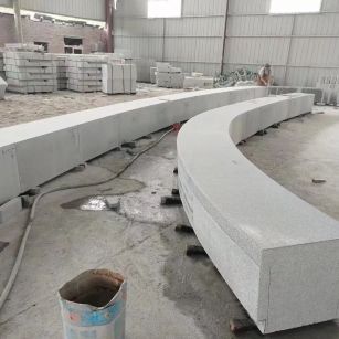 长治芝麻白花岗岩石板材 园林光面弧形坐凳