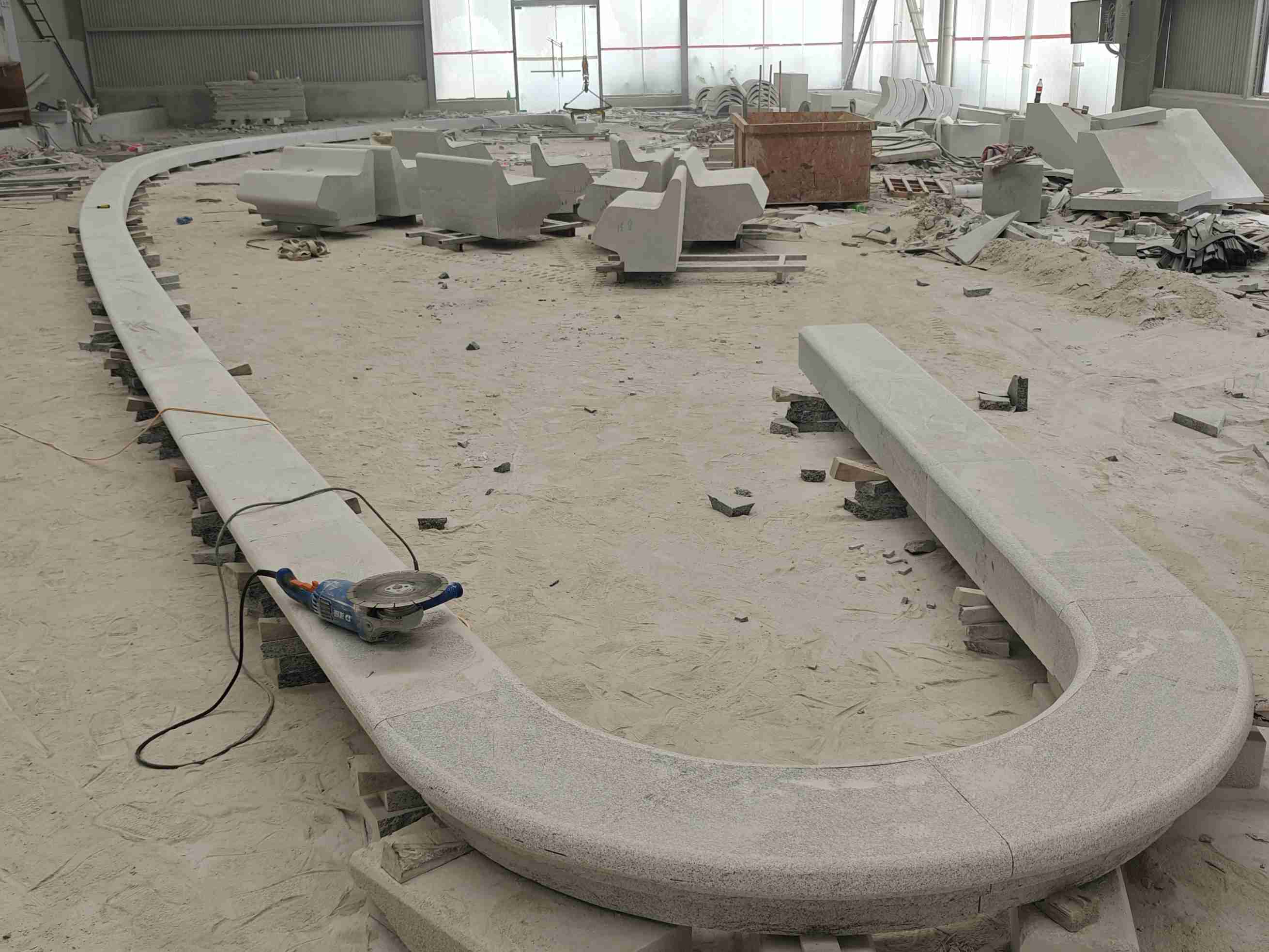 长治 芝麻白花岗岩弧形花坛石，坐凳石