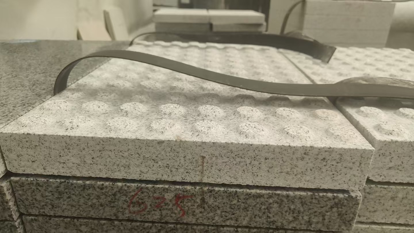 长治 芝麻白花岗岩6.0公分荔枝面五轴加工雕刻盲点