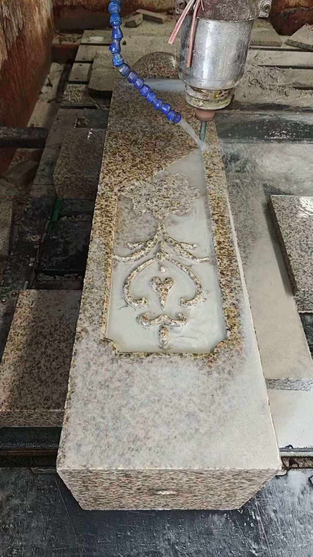 长治 黄金麻花岗岩异形加工雕刻栏杆大柱