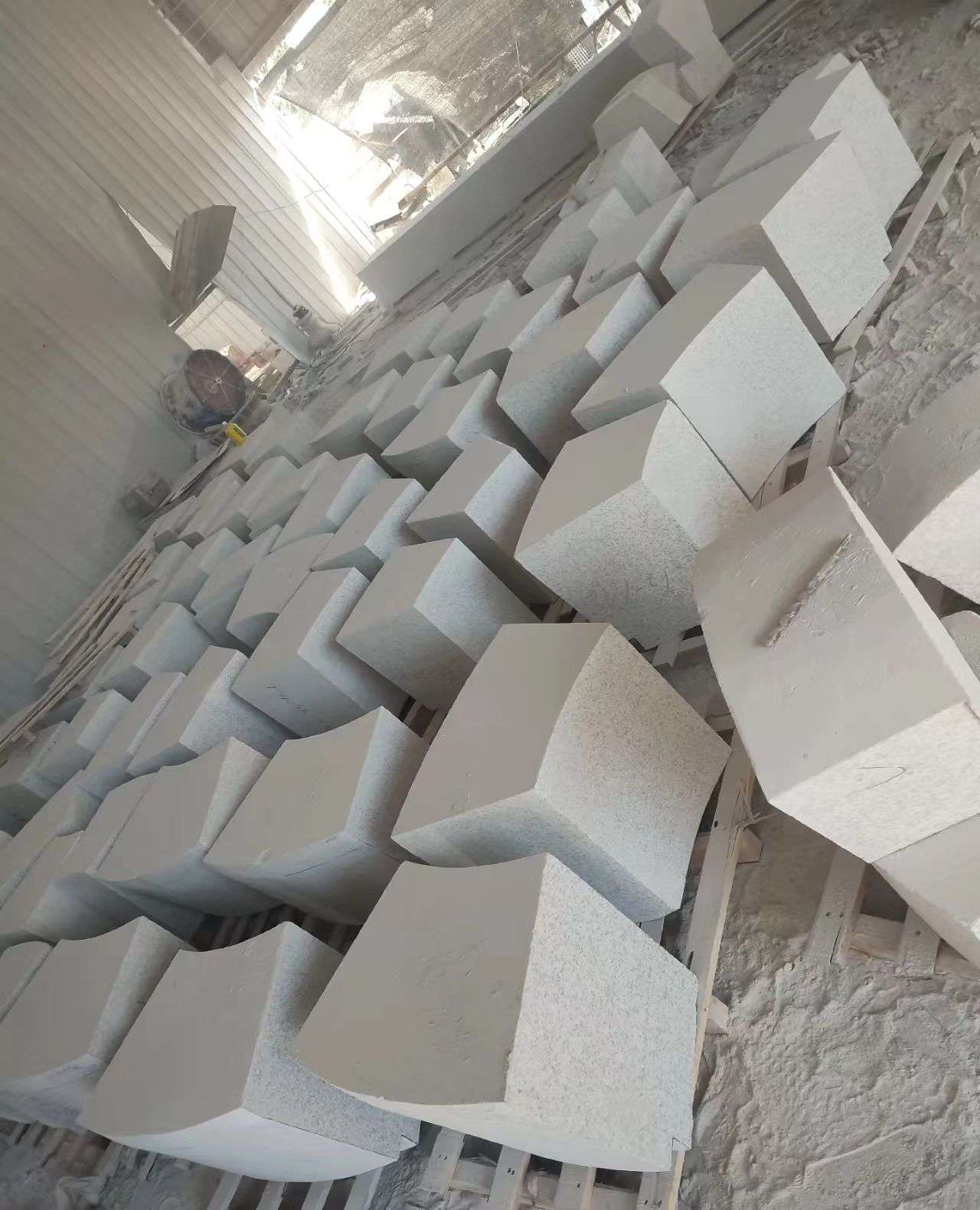 长治 白麻花岗岩异形坐凳