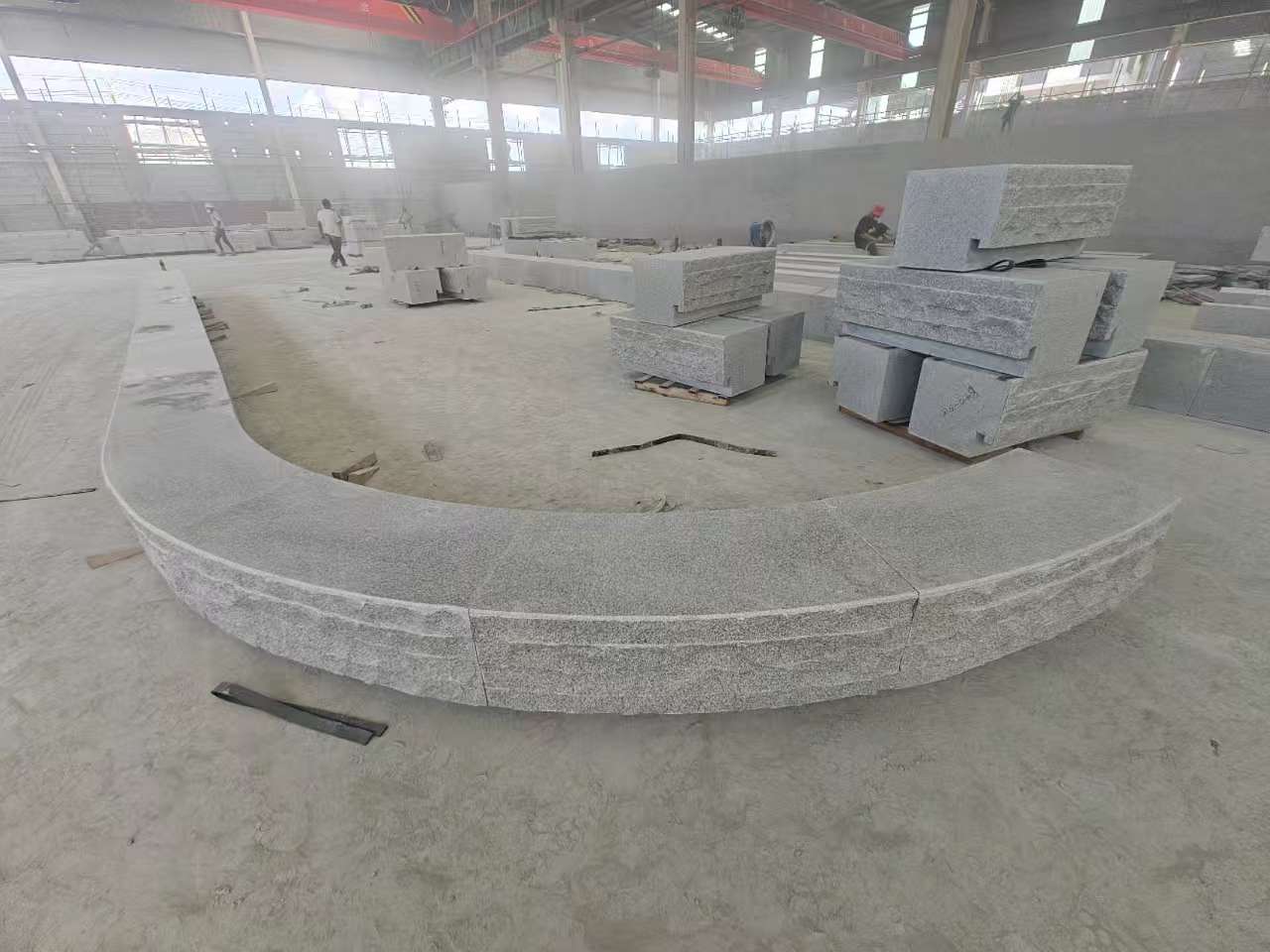 长治 芝麻白异形坐凳，自然面光面弧形加工