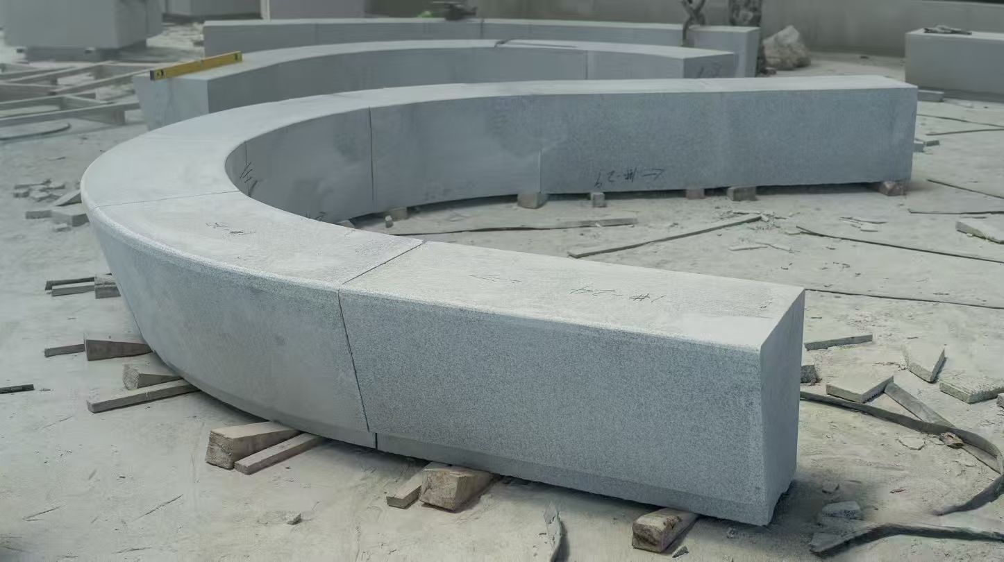长治 芝麻白花岗岩光面弧形坐凳