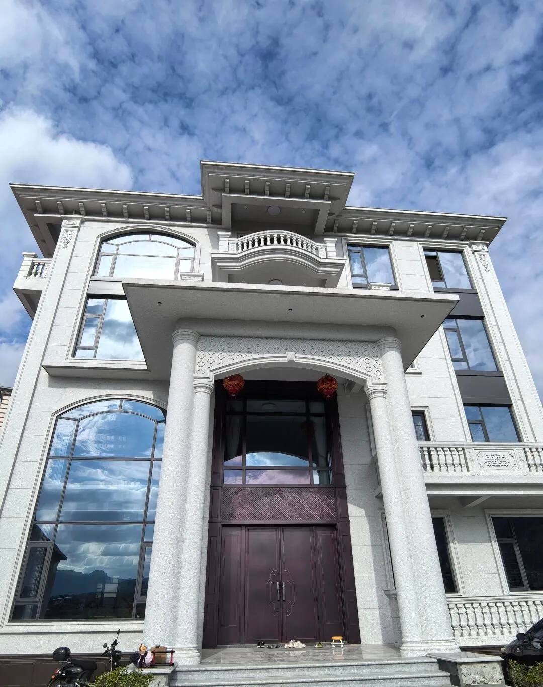 长治白麻别墅外墙干挂石材效果示例