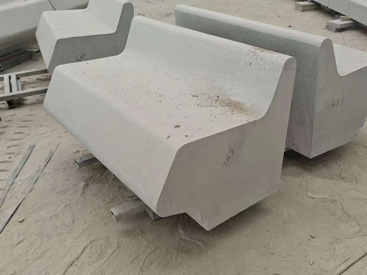 长治 芝麻白花岗岩异形坐凳，石凳