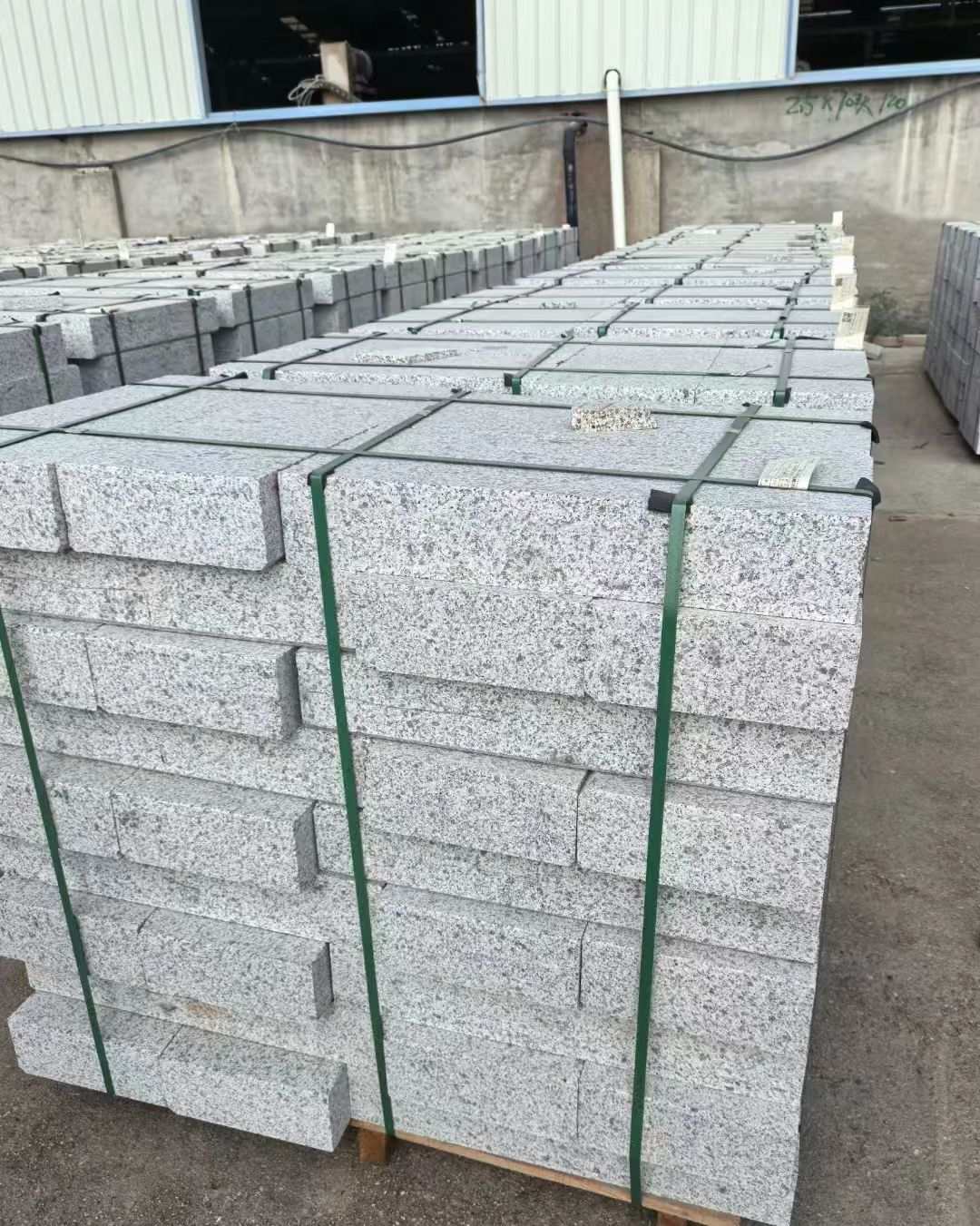 长治 白麻花岗岩路沿石，弧形路沿石，道牙石，马路牙子，界石，路缘石，平沿石，直岩石，平缘石等