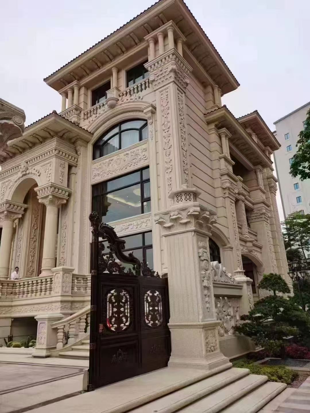 长治 黄金麻花岗岩别墅外墙干挂效果展示